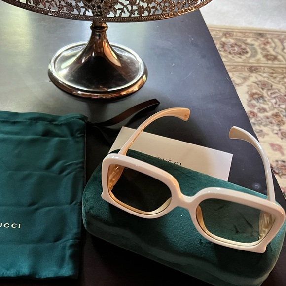 Gucci GG1326S Square Women Sunglasses
Brand: Gucci main image 7